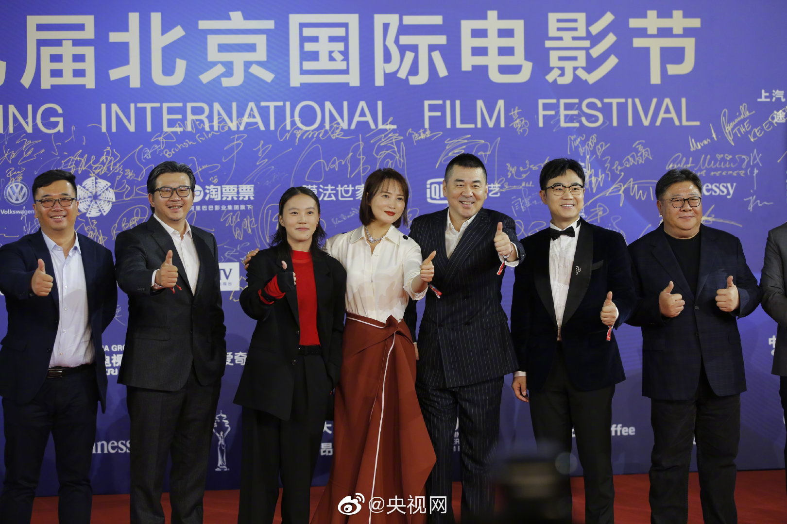 奔驰G63做婚车,配三连号牌,得加价75万,租金一天3600_挂机宝性能