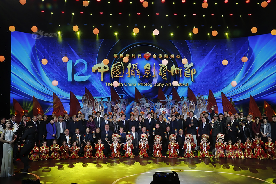 中考模拟卷被“饿了么”广告植入_云电脑怎么用