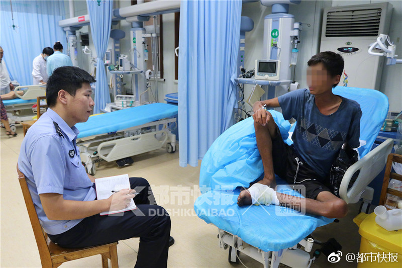 奔驰4S店员工试车撞伤清洁工 车主“躺枪”：凭啥要我出保险