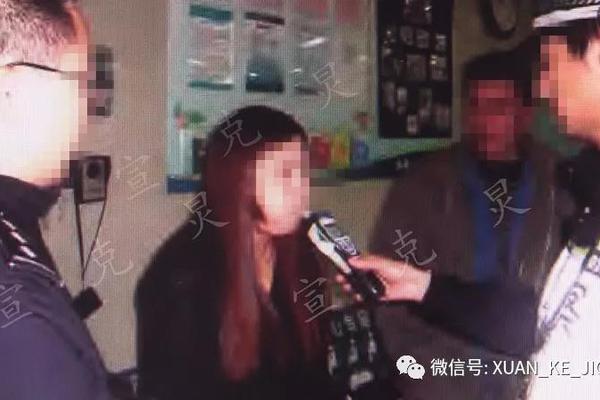 神操作!女司机开车时和老公吵架 一气之下跳车了_挂机宝批发