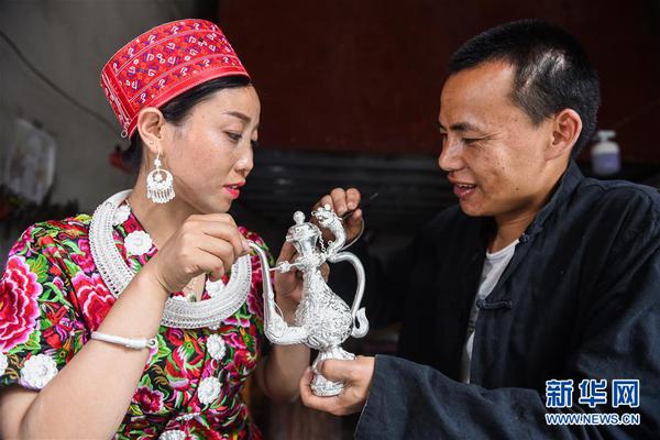 红场胜利日阅兵式首次彩排 130件武器亮相_云电脑手机端