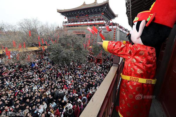 亲自去美国拍马屁的安倍 把国内舆论..._云工作站