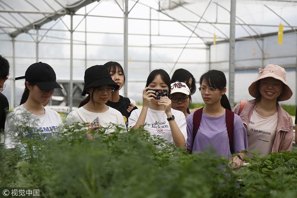 大学生手绘画卷 致敬五四运动_云电脑跨终端