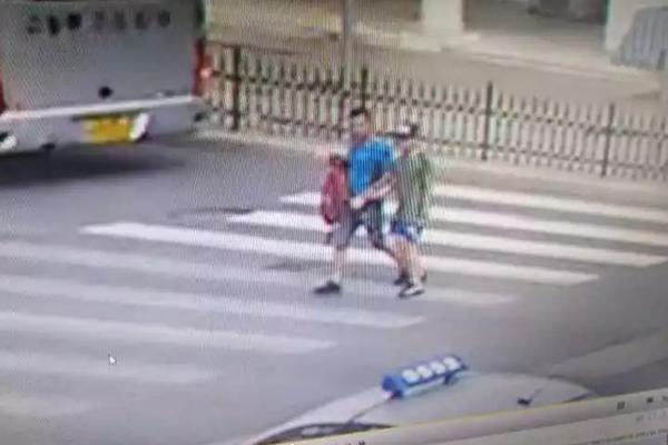 娱乐新鲜派|周锐:愿把生活写成歌_挂机宝带宽