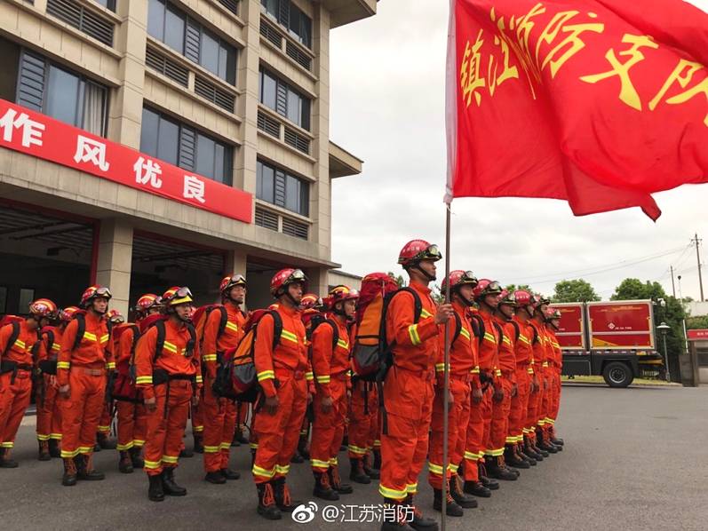 奔驰豪华越野皮卡车 X250d完爆福特猛禽_云电脑备份