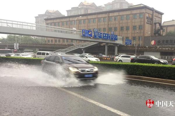 嫡女嚣张:鬼王独宠俏医妃