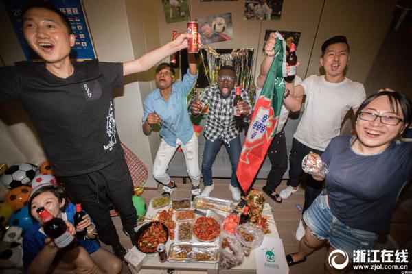 太拼了！新疆队长门牙错位 或面临换牙仍选择战斗到底_云电脑池化