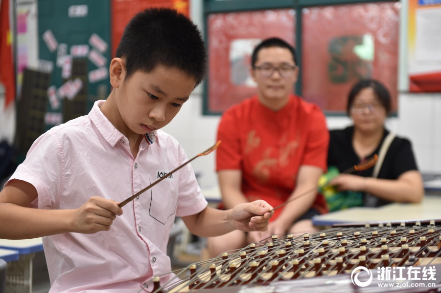 这样玩PS我外快比工资挣得多_CN2服务器年付