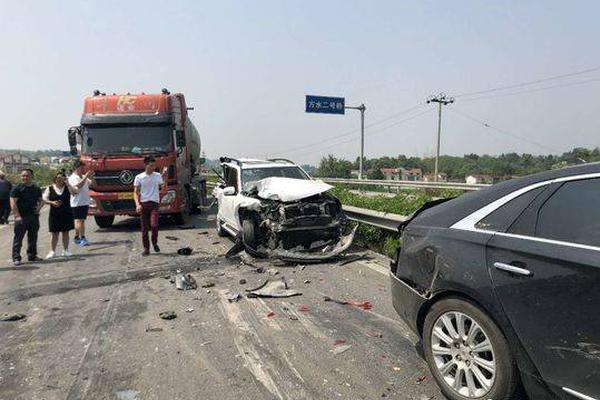 恩比德患肠胃炎可能出战G2 心情不佳曾怒吼训练师_CN2服务器服务商