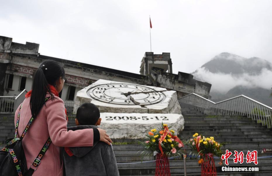 房价泡沫破灭 加拿大人付出代价:民众借钱买食物_CN2服务器不绕路