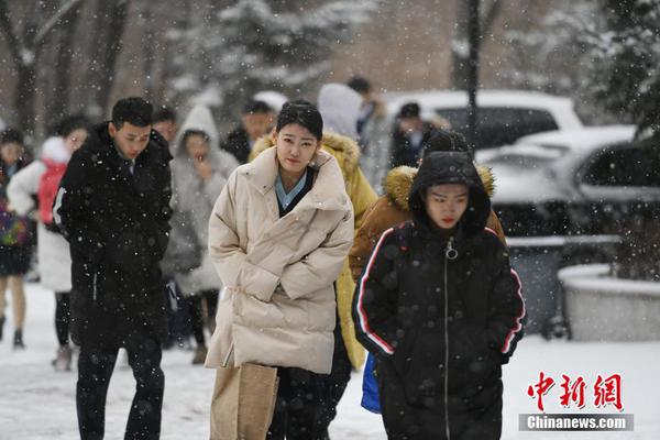 格力业绩跳水 机构评级卖出:亿万富豪董明珠如何安内?_异构计算
