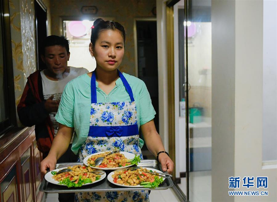 走深走实 行稳致远（钟声）_CN2服务器数据库