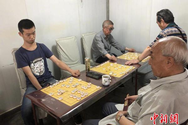 海军节登上俄罗斯护卫舰：女兵颜值不输电影明星