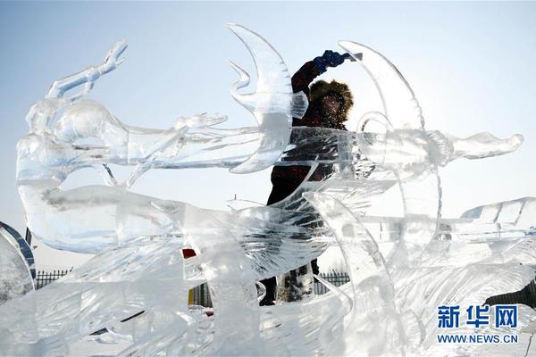 王健林宣布万达重返足球圈 立足青训振兴中国足球_CN2服务器特价