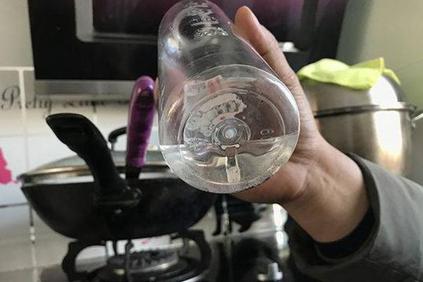 银河系中心发光的部分是一颗恒星吗？_CN2服务器测试