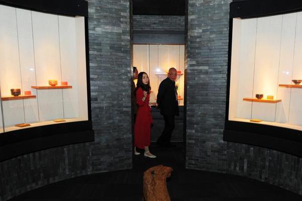 LVMH集团确认继续参加BaselWorld表展_CN2服务器不绕路
