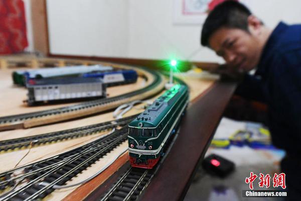 靠黑历史频上热搜的这位美眉，素质真的有点差哦_9929铂金处理器