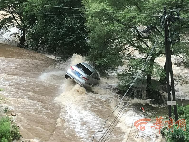 奔驰母公司利润大减37% 中国市场