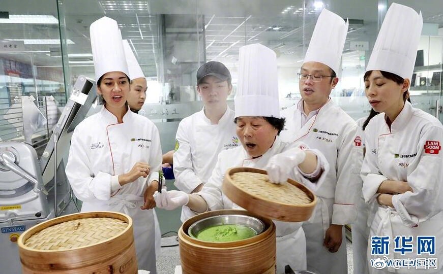 “这么玩PPT,我的外快赚得比工资多”_七牛云服务器