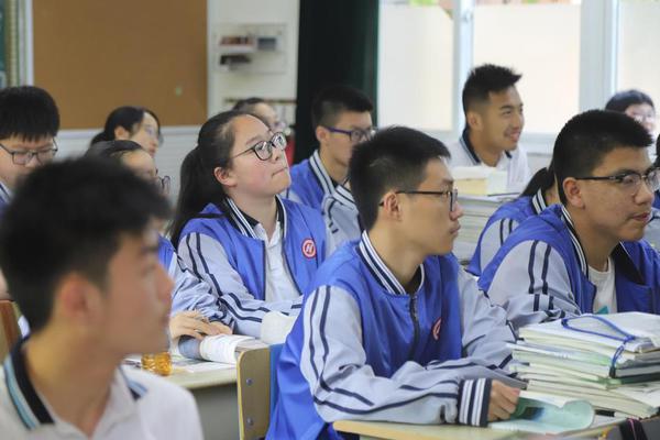 土超队遭遇车祸:捷克国脚苏拉尔离世 西塞等6人受伤