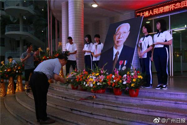 杨幂baby倪妮李念穿无袖连衣裙那么美！还不是因为她们没有拜拜肉