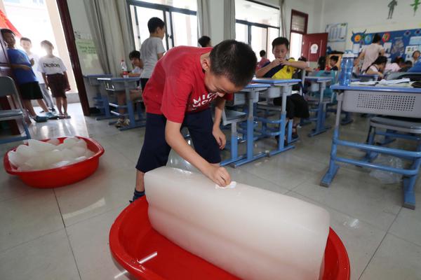 弟弟曝朴有天被捕后近况:吃不好睡不好靠读书度日_云电脑选型