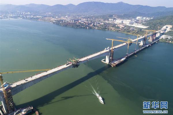 女子玩游戏输了欲跳河 民警:我们也感到不可思议_挂机宝采集