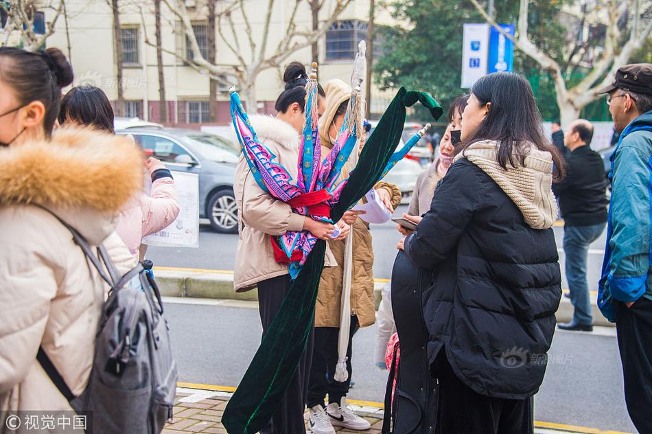 域名店铺有什么用_CN2服务器回国线路