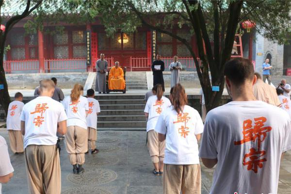 世乒赛女双王曼昱孙颖莎夺冠_CN2两地三中心