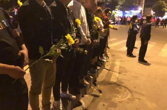 近距离看大白鲨的攻击：血盆大口令人恐惧(图)_9929日本VPS