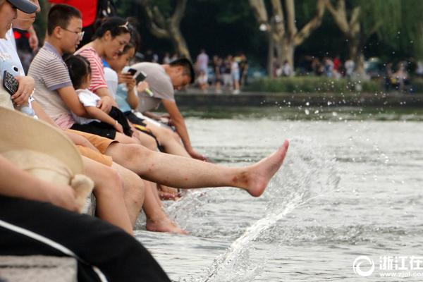 国税总局:推行网上预核 实现纳税人线上提交资料_挂机宝月付