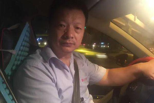 [大开眼界] 这个“主刀医生”有点酷，一人完成一台手术_9929跨境必备