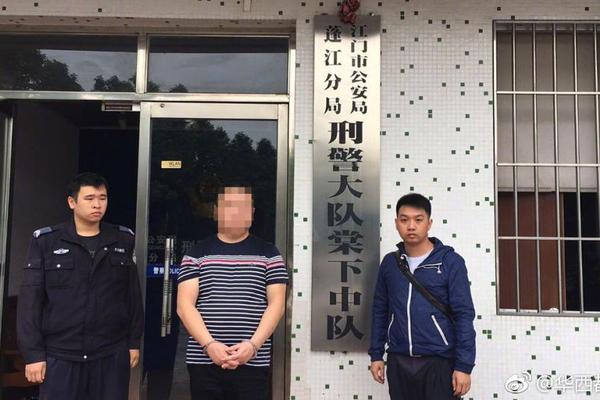 土耳其4层高危楼轰然倒塌 居民大声尖叫_文件存储
