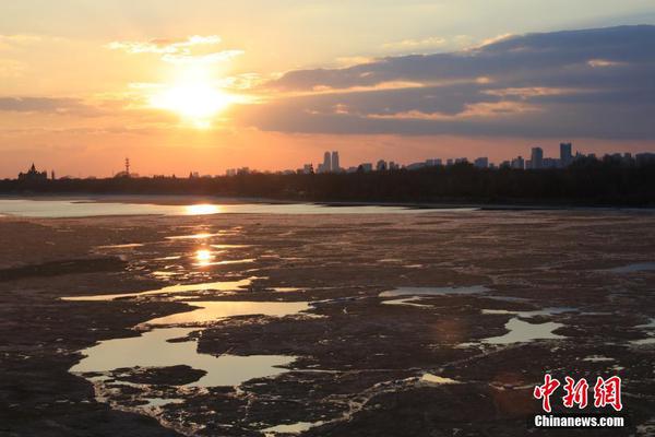 新买奔驰车存在修补痕迹，浙江女车主诉4S店要求退一赔三_电商多账号管理