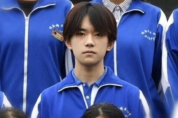 周杰伦巡演陪岳父逛古董市集 大吃美食情同父子_广州云服务器