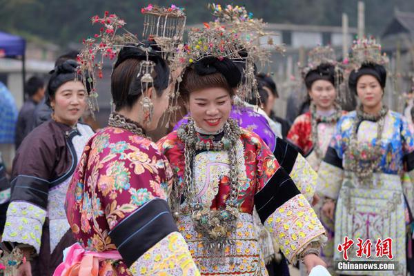 蔚来的“危险游戏”：首款轿车项目已内部叫停