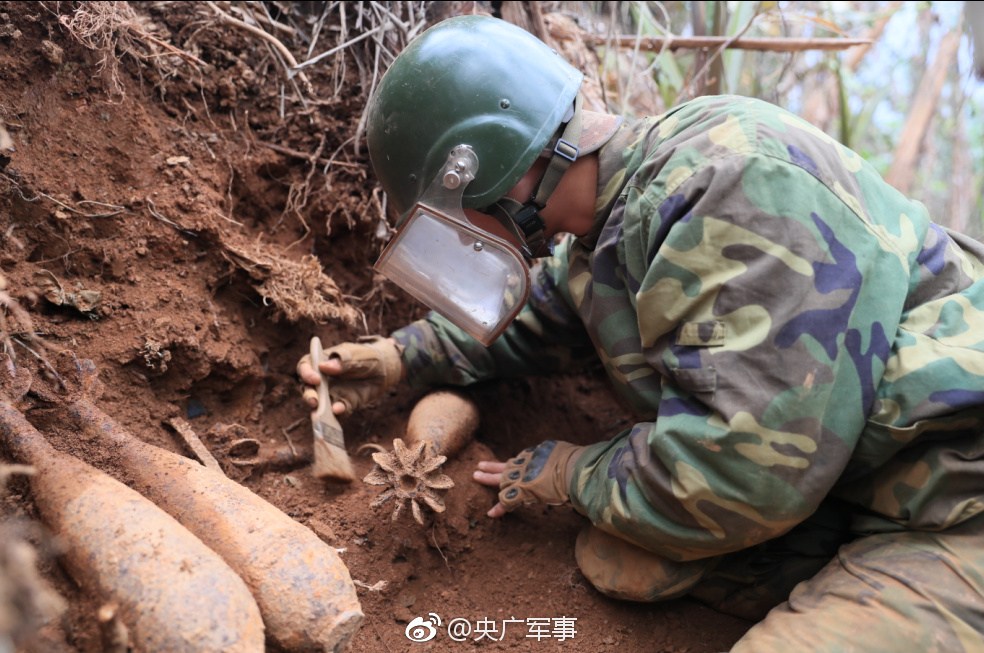 海贼王：对自己最狠的十位角色，其中不仅有海军大将，还有四皇_挂机宝开放端口