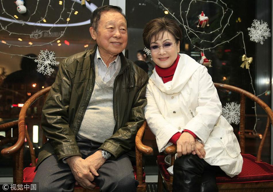 孙女患病,中风老人5天跑十几个村庄求援,用塑料袋装钞票送医院_CN2服务器远程办公