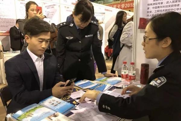 北大弑母嫌犯吴谢宇舅舅：已原谅他 但有一要求_9929 VPS