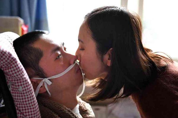 宝塔绑定域名_云实验室