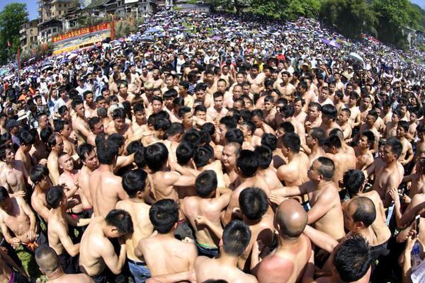 王艳13岁儿子好帅啊！与妈妈同框像姐弟_9929代码仓库