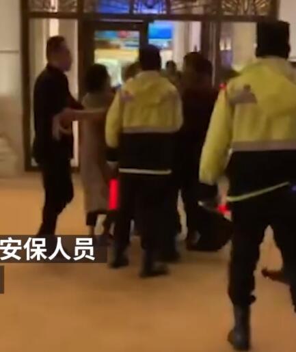 宋茜和热巴撞衫了?撞的是你最不看好..._挂机宝不掉线
