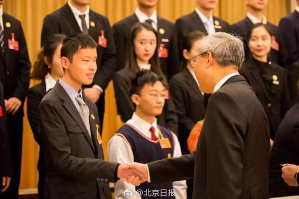 杜海涛痛哭心疼沈梦辰_云服务器免备案