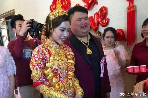 刘诗诗挺八月孕肚出游_9929小程序后端