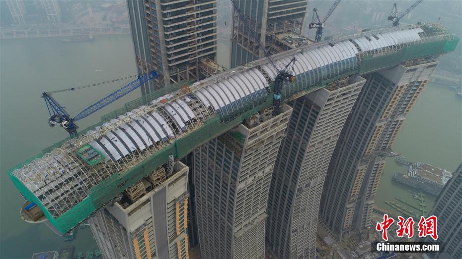 因奔驰销量下滑 戴姆勒Q1运营利润下降16%_1元挂机宝