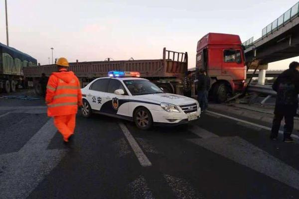 利比亚法院审判IS成员时遭袭 4名安全人员死亡_CN2多可用区部署