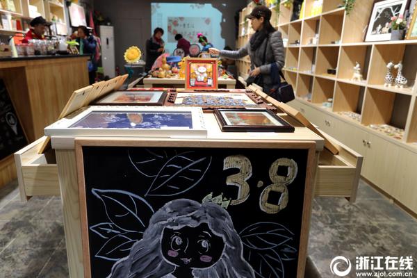 在域名店铺中怎么买域名_云电脑出差必备