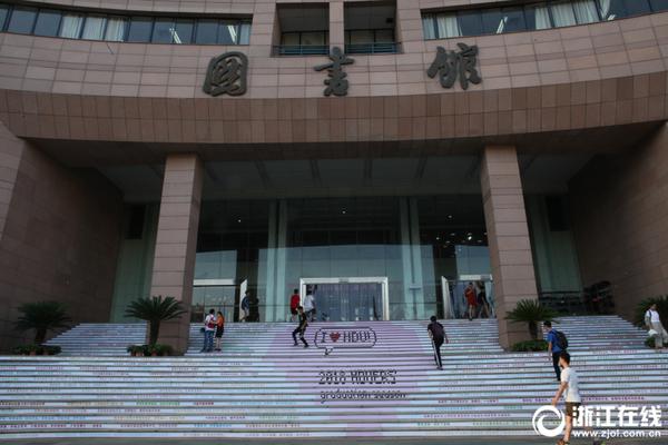 南海上演全武行,越南海警船高速撞向印尼军舰,双方展开接舷战_CN2 CRM服务器