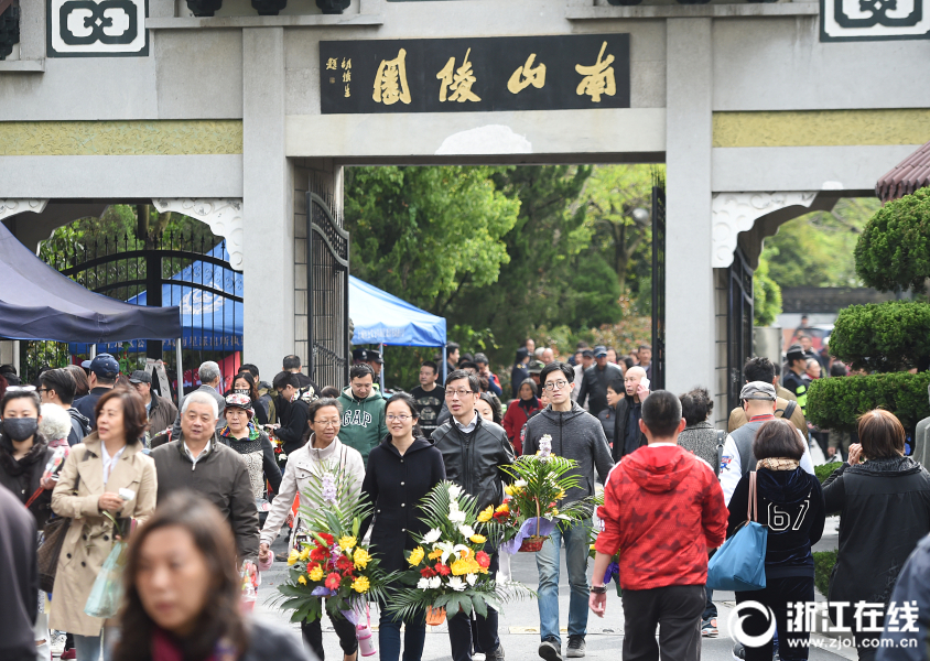 从韩庚到鹿晗再到黄旭熙,归国路越来越难走了_云电脑网络带宽