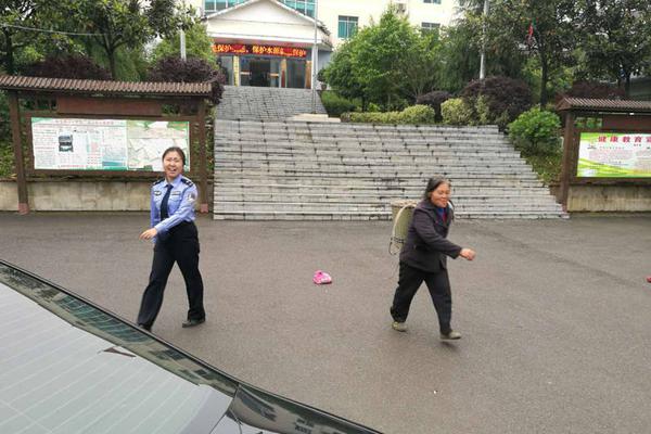 安康市长:人才大战,小城市也要活下去_CN2服务器机房